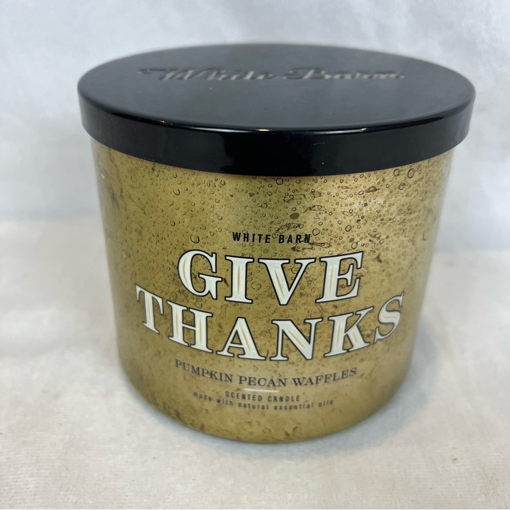 New WHITE BARN Bath & Body Works Candle PUMPKIN PECAN WAFFLES Three Wick 14.5 oz